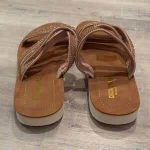 Cushionaire Elegant Tan Sandals